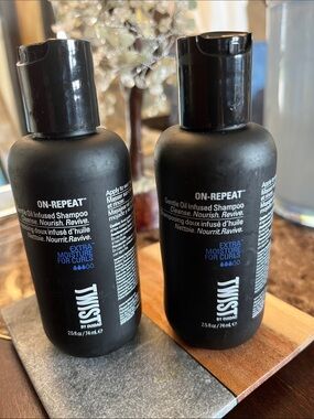 Twist On-Repeat Gentle Oil-Infused Shampoo  (Extra Moisture for Curls) Set of 2